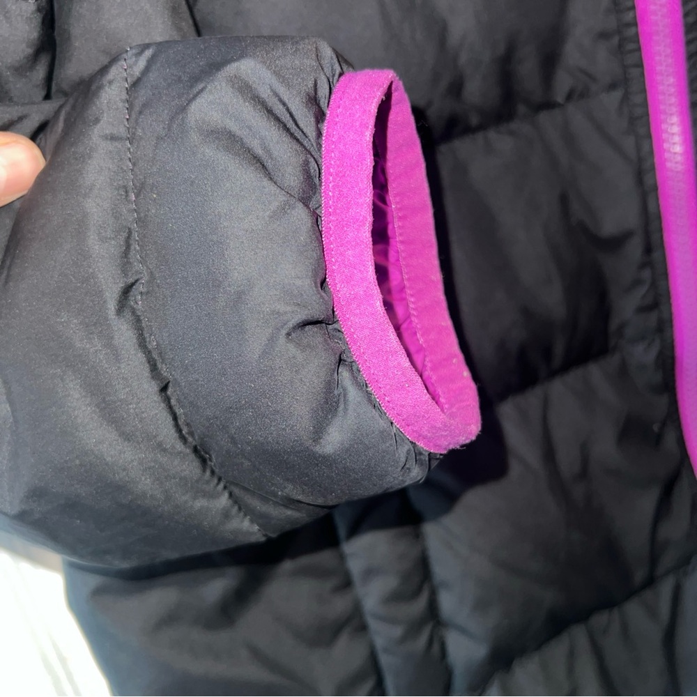 The North Face Primaloft Stow Puffer Jacket Girl  XL TG Full Zip Black & Purpple - Picture 4 of 11